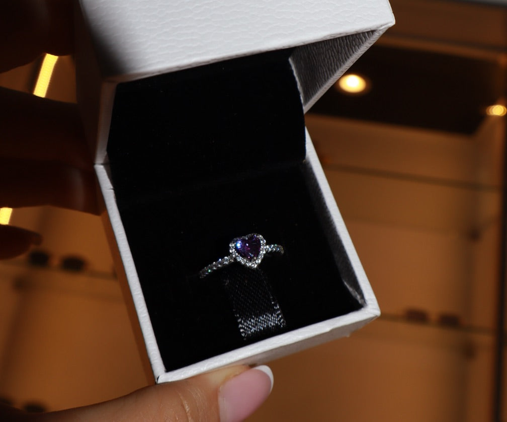 Anillo corazón lila