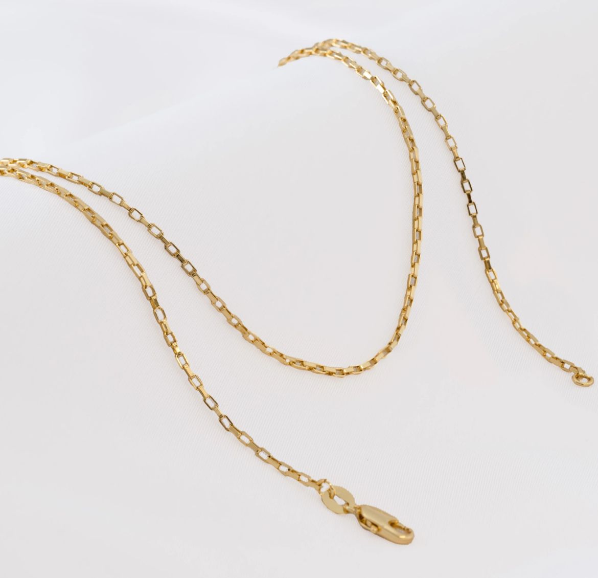 Cadena Vintage — Eslabones Rectangulares Oro Laminado 18K | 65 cm