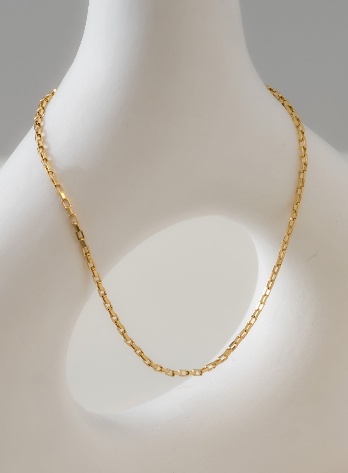 Cadena Vintage — Eslabones Rectangulares Oro Laminado 18K | 65 cm