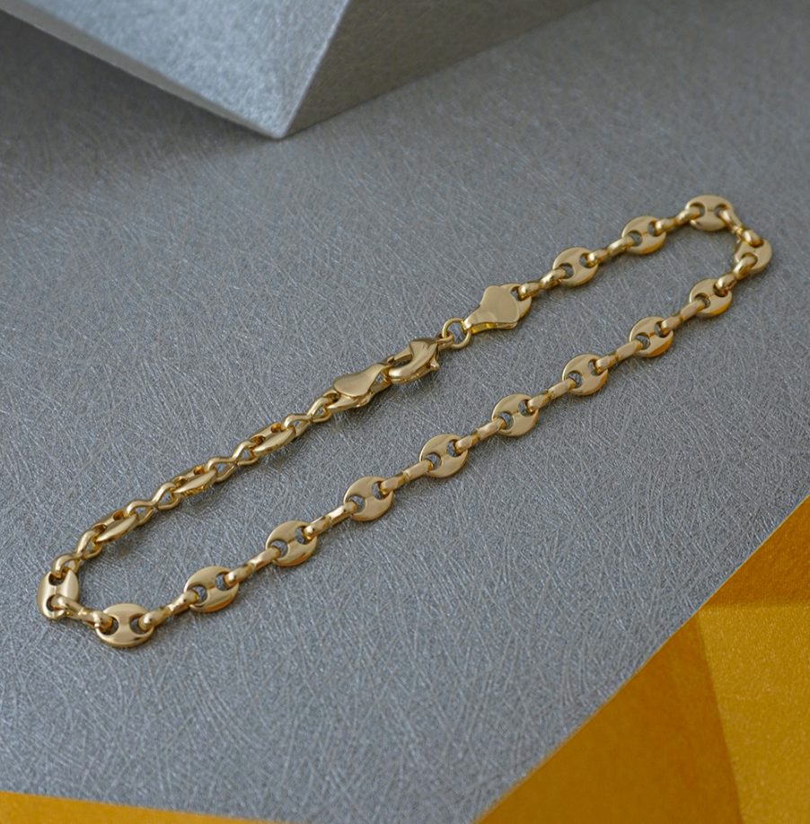 Gucci 24 .5 Cms