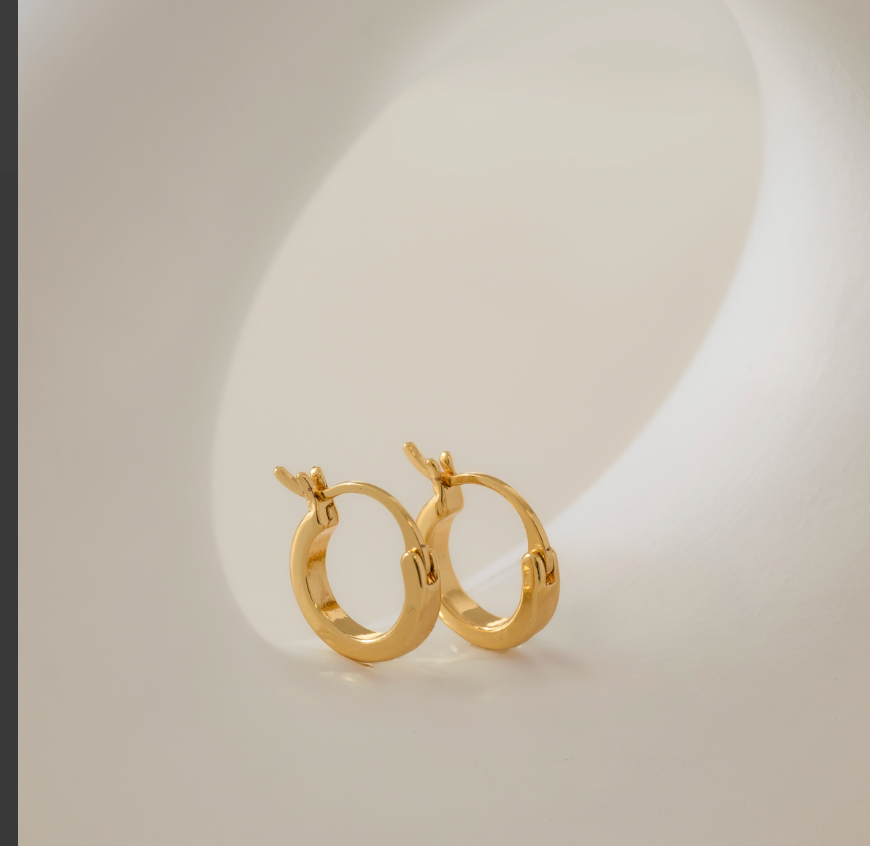 Candongas Royale Pequeñas — Minimalismo Elegante Oro Laminado 18K