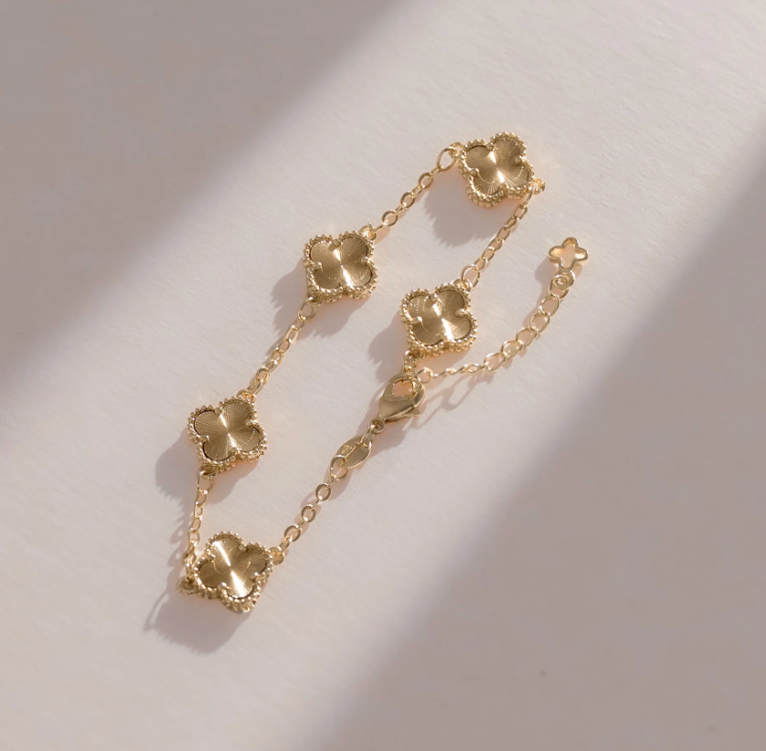 Pulsera Clover Gold — Tréboles Oro Laminado 18K | 15 cm + Extensor