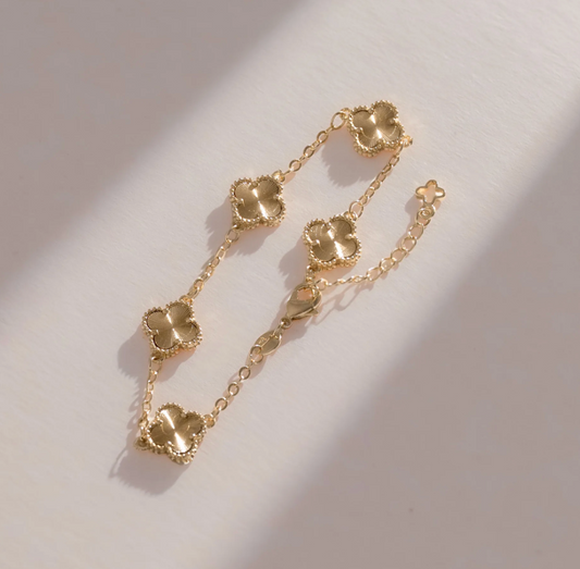 Pulsera Clover Gold — Tréboles Oro Laminado 18K | 15 cm + Extensor