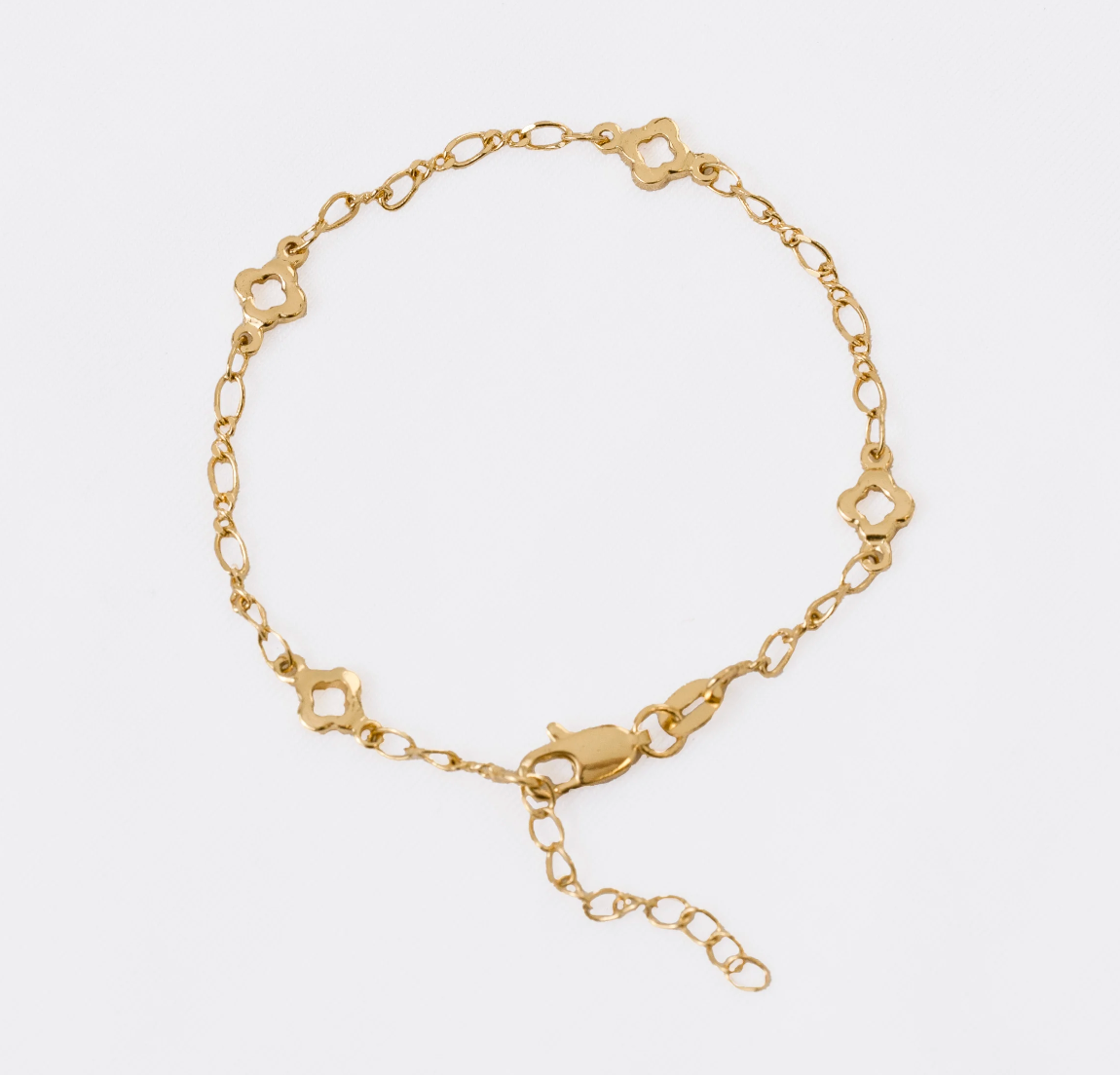 Pulsera Silueta Trébol — Delicada Oro Laminado 18K + Extensor
