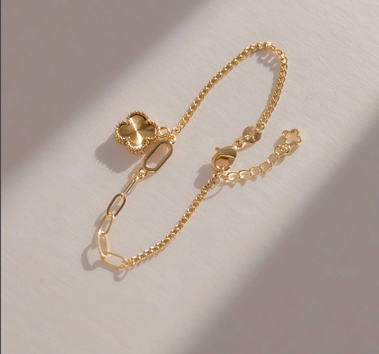Pulsera Cubana Clover — Eslabones con Trébol Oro Laminado 18K | 15 cm + Extensor