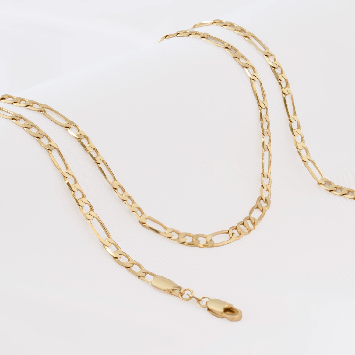 Cadena Cartier Gruesa — Eslabones Icónicos Oro Laminado 18K | 4 mm | 65 cm